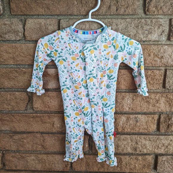 Magnetic Me Veggie Pattern With Magnetic Closures - Picture 1 of 3